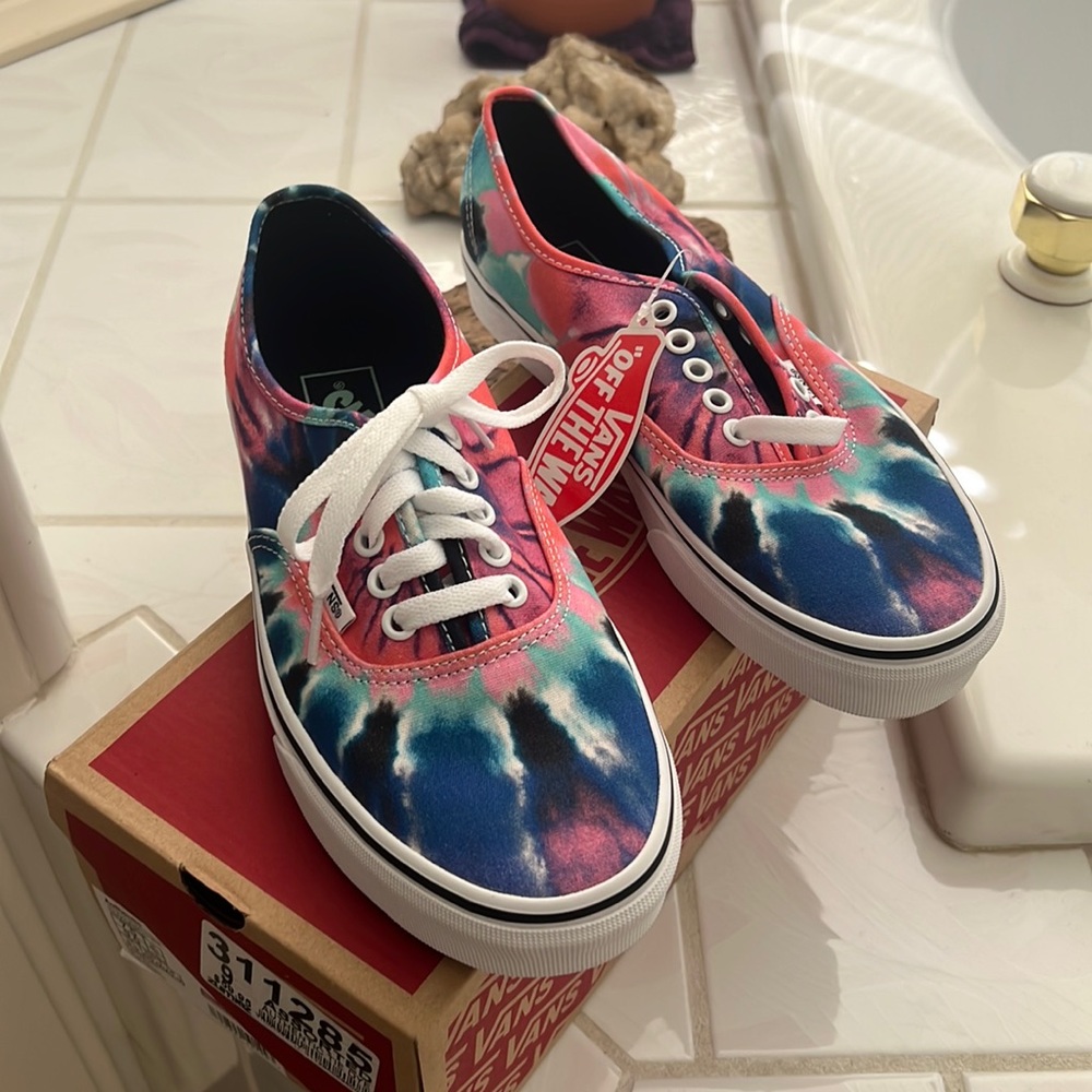 Vans tie dye brand new shoes